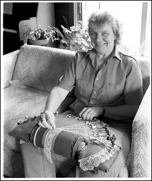 Lacemaker